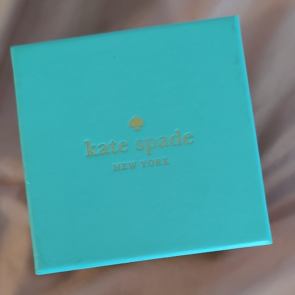 NWOT KATE SPADE Banana Watch Gold with White Leather Strap Original Box - Picture 6 of 8
